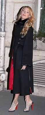 blakelively_chanelfashionweek_42.jpg