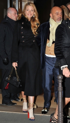 Click to view full size image
==============
blakelively_chanelfashionweek_53.jpg blakelively_chanelfashionweek_53.jpg