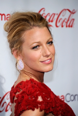 Click to view full size image
==============
BlakeLively-CinemaConAwards11_40.jpg BlakeLively-CinemaConAwards11_40.jpg