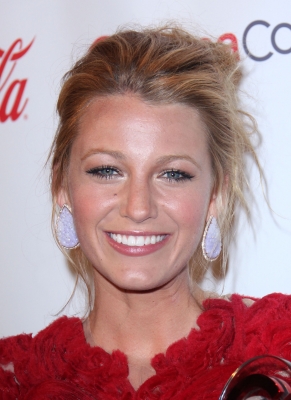 BlakeLively-CinemaConAwards11_44.jpg