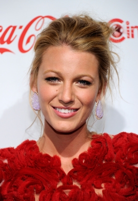BlakeLively-CinemaConAwards11_58.jpg