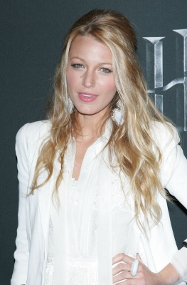 BlakeLively-CinemaCon11_02.jpg