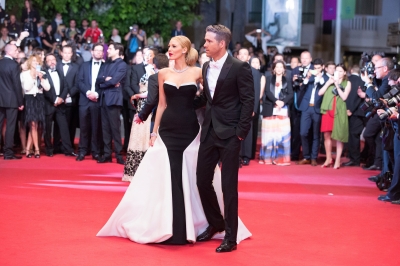 Click to view full size image
==============
VN_Blake_Lively_and_R_134-6.jpg VN_Blake_Lively_and_R_134-6.jpg