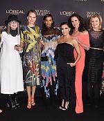 hqcelebcorner_281229.jpg