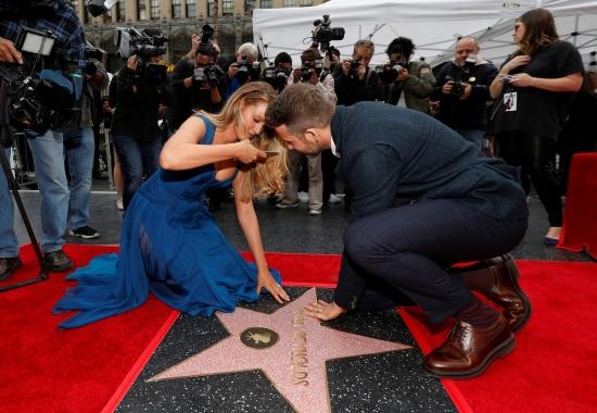 2016-12-15T232318Z_382557111_RC124F9026E0_RTRMADP_3_PEOPLE-RYANREYNOLDS-STAR.JPG