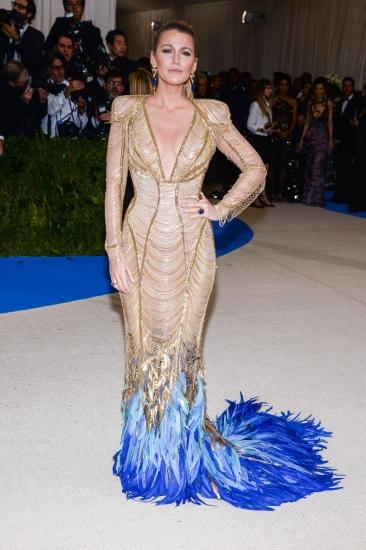 blake-lively-at-2017-met-gala-in-new-york-05-01-2017_10.jpg