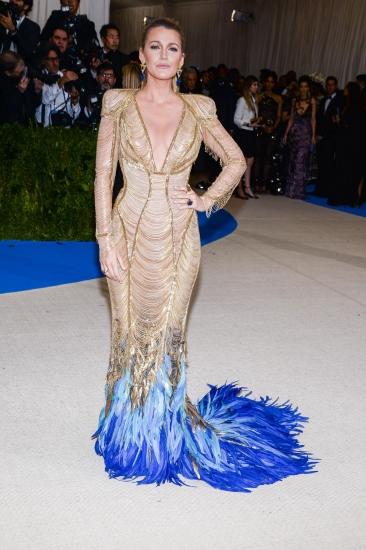 blake-lively-at-2017-met-gala-in-new-york-05-01-2017_5.jpg