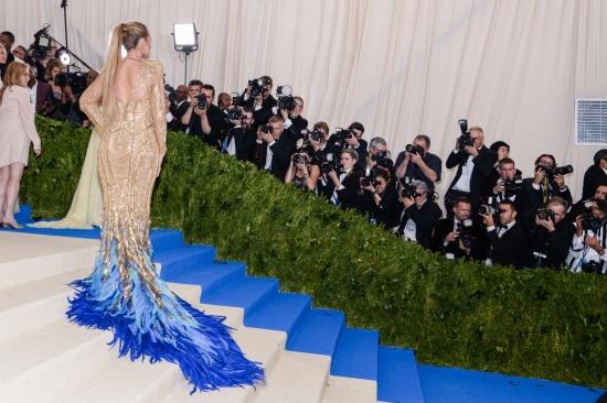 Click to view full size image
==============
blake-lively-at-2017-met-gala-in-new-york-05-01-2017_9.jpg blake-lively-at-2017-met-gala-in-new-york-05-01-2017_9.jpg