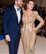 blake-lively-at-2017-met-gala-in-new-york-05-01-2017_2.jpg