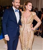 blake-lively-at-2017-met-gala-in-new-york-05-01-2017_6.jpg