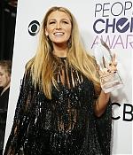 2017-01-19T031310Z_1722264392_HT1ED1J08XI8M_RTRMADP_3_AWARDS-PEOPLESCHOICE.JPG
