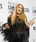 2017-01-19T031400Z_1339586608_HT1ED1J08YV8O_RTRMADP_3_AWARDS-PEOPLESCHOICE.JPG