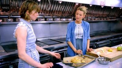 Click to view full size image
==============
blakelively_cooking00450.jpg blakelively_cooking00450.jpg
