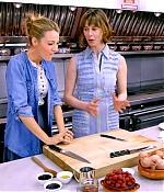 blakelively_cooking00122.jpg