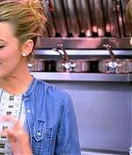 blakelively_cooking00138.jpg