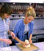 blakelively_cooking00385.jpg