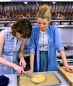blakelively_cooking00445.jpg