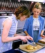 blakelively_cooking00447.jpg