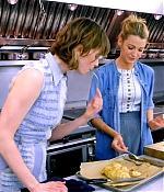 blakelively_cooking00449.jpg