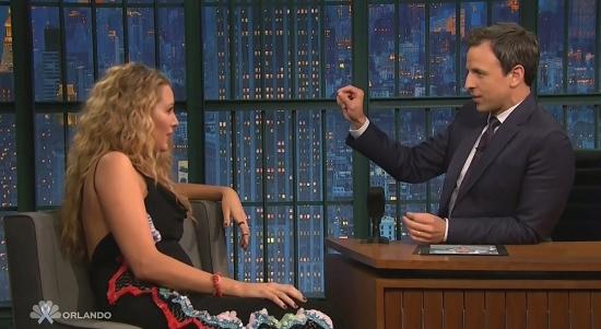 Click to view full size image
==============
blakelively-interview00505.jpg blakelively-interview00505.jpg