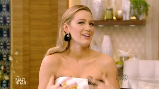 Click to view full size image
==============
blakelively0294.jpg blakelively0294.jpg