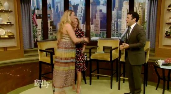 Click to view full size image
==============
blakelively-interview00006.jpg blakelively-interview00006.jpg