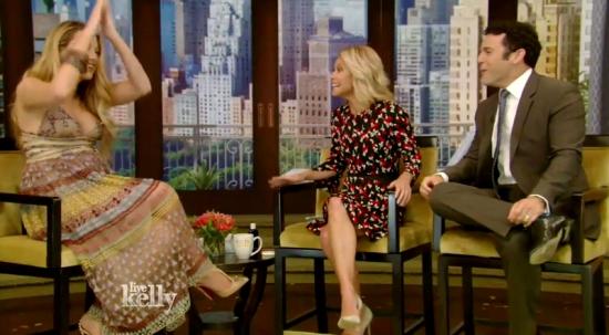Click to view full size image
==============
blakelively-interview00131.jpg blakelively-interview00131.jpg