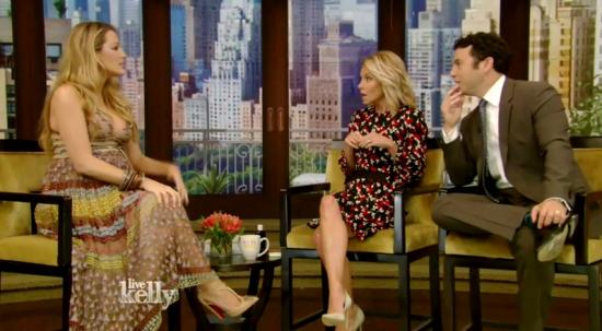 Click to view full size image
==============
blakelively-interview00253.jpg blakelively-interview00253.jpg