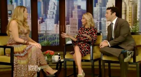 Click to view full size image
==============
blakelively-interview00293.jpg blakelively-interview00293.jpg