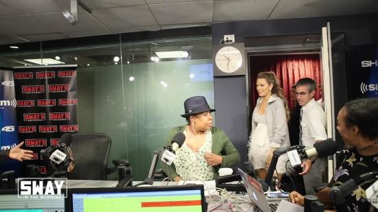 Click to view full size image
==============
blakelively-interview00251.jpg blakelively-interview00251.jpg