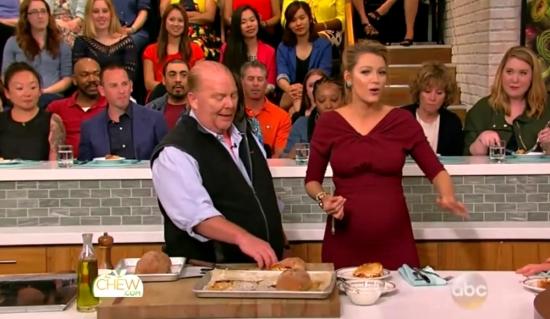 Click to view full size image
==============
blakelively-interview00697.jpg blakelively-interview00697.jpg