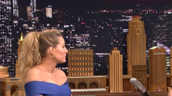 Click to view full size image
==============
blakelively-interview00487.jpg blakelively-interview00487.jpg