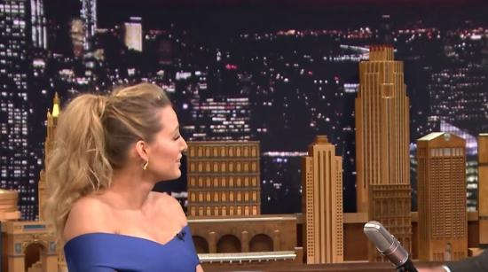 Click to view full size image
==============
blakelively-interview00498.jpg blakelively-interview00498.jpg
