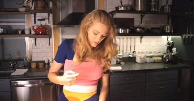 Click to view full size image
==============
blakelively_vogue0155.jpg blakelively_vogue0155.jpg