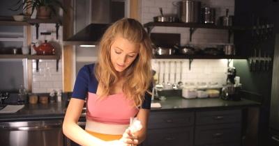Click to view full size image
==============
blakelively_vogue0201.jpg blakelively_vogue0201.jpg