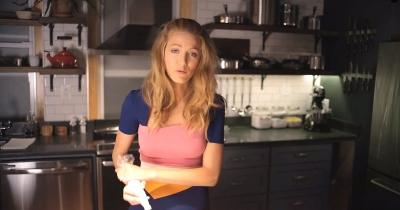 Click to view full size image
==============
blakelively_vogue0204.jpg blakelively_vogue0204.jpg