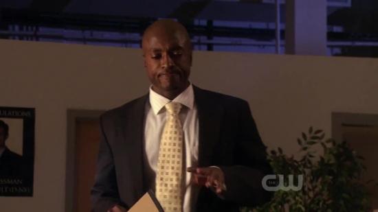 S03E09_215.jpg