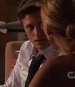 S03E09_209.jpg