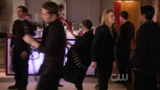 S03E17_214.jpg