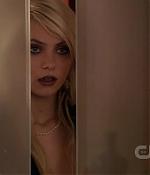 S03E19_287.jpg