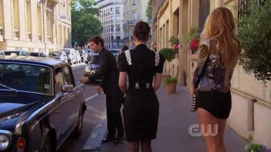S04E01_303.jpg