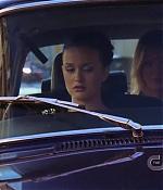 S04E01_365.jpg