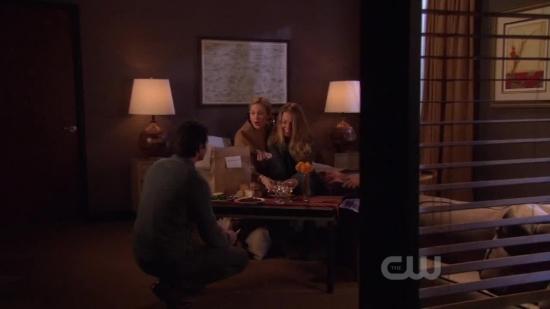 Click to view full size image
==============
S04E10_442.jpg S04E10_442.jpg