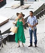 5886735_gossip_girl_set_22_wenn2914.jpg