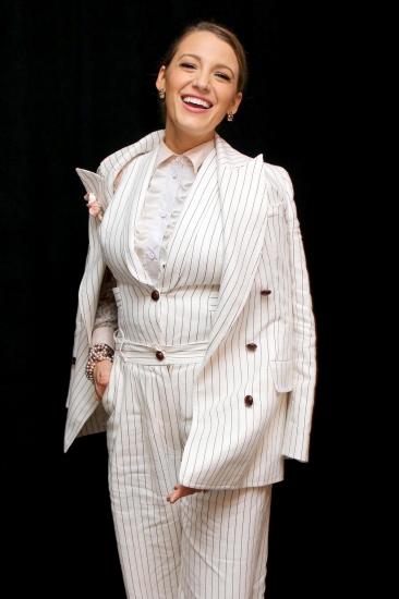Click to view full size image
==============
blake-lively-a-simple-favor-press-conference-in-nyc-81918-11.jpg blake-lively-a-simple-favor-press-conference-in-nyc-81918-11.jpg