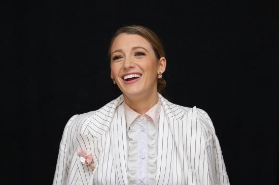 Click to view full size image
==============
blake-lively-a-simple-favor-press-conference-in-nyc-81918-17.jpg blake-lively-a-simple-favor-press-conference-in-nyc-81918-17.jpg