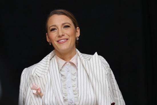 blake-lively-a-simple-favor-press-conference-in-nyc-81918-18.jpg