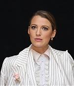 blake-lively-a-simple-favor-press-conference-in-nyc-81918.jpg